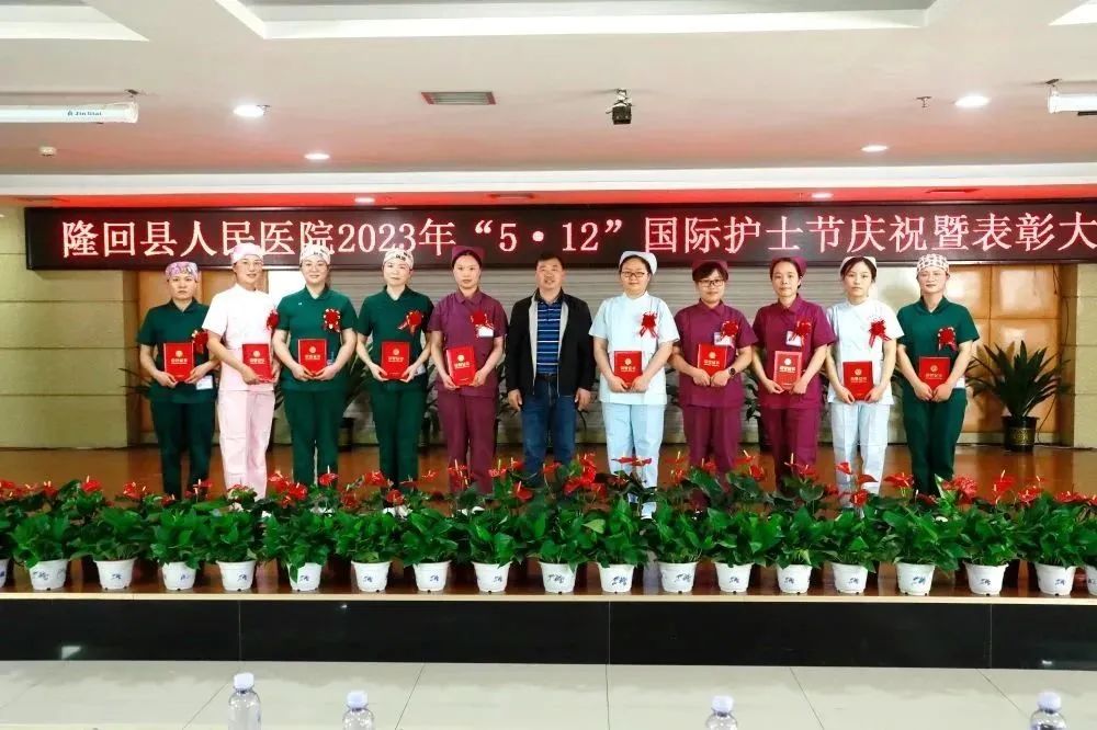 发展护士队伍改善护理服务演讲稿,发展护士队伍改善护理服务黑板报