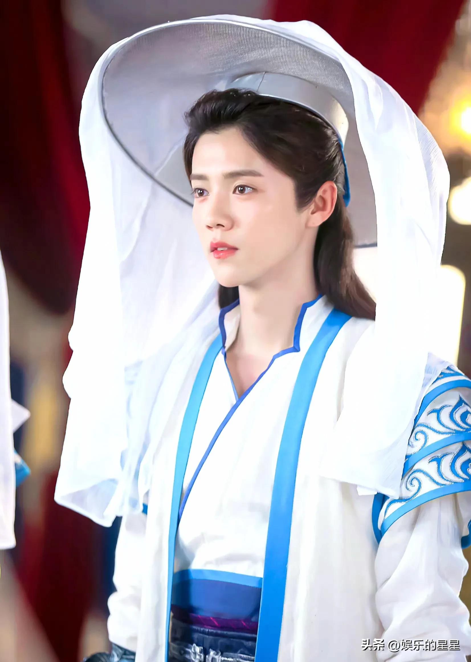 鹿晗丸子头发型图,鹿晗丸子头发型