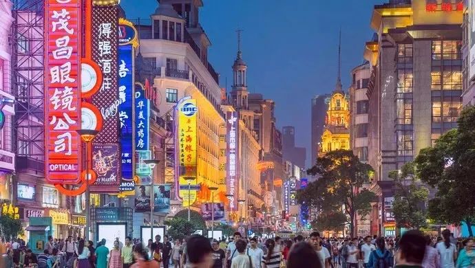 南京东路这家大隐于市设计师酒店,沉浸体验一个前所未有的空间