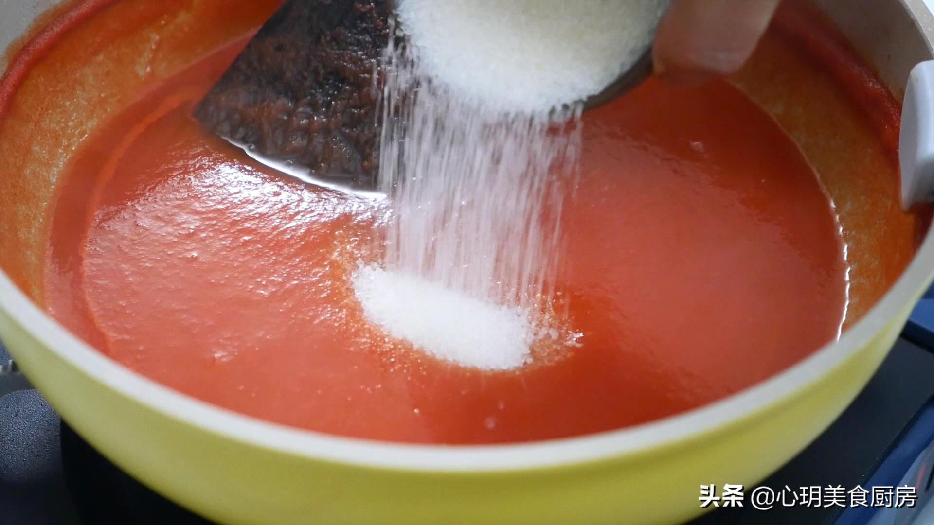 把番茄酱调成番茄沙司方法,把番茄放入冰箱边