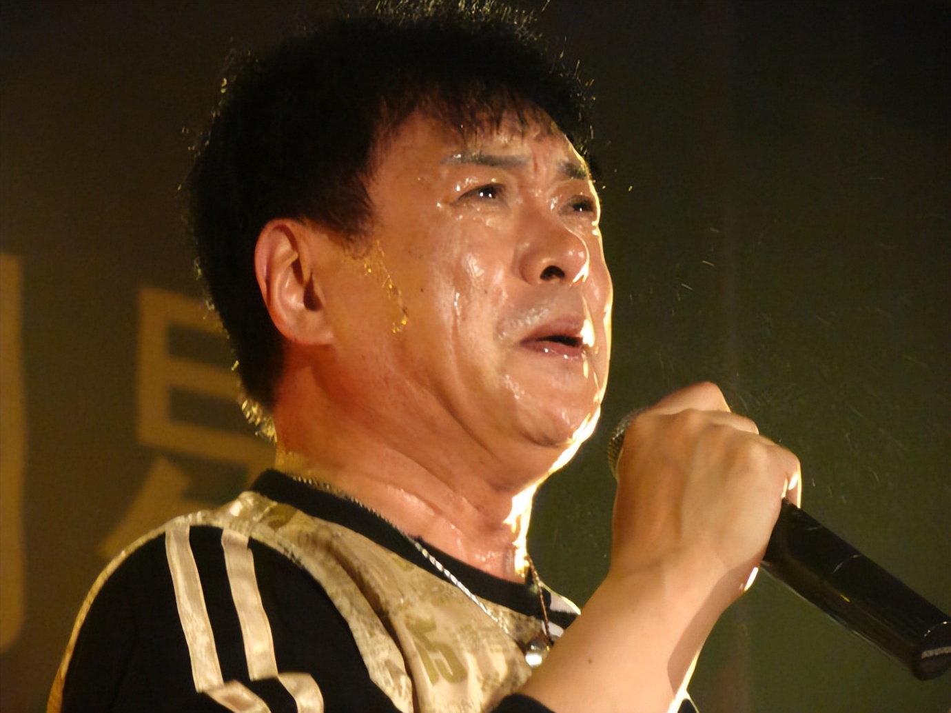 9位顶流明星的狱中生活：没有任何优待，洗澡上厕所没有隐私