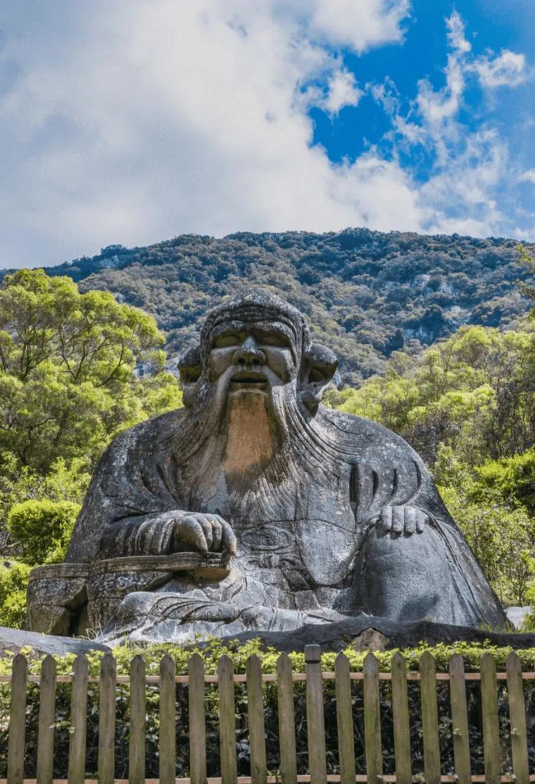 本是邪见，妄称佛教，诳惑黎元，当以令改