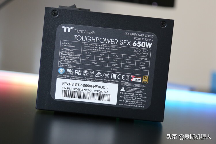 ITX好搭档！ThermaltakeTT钢影SFX650W金牌全模组电源开箱
