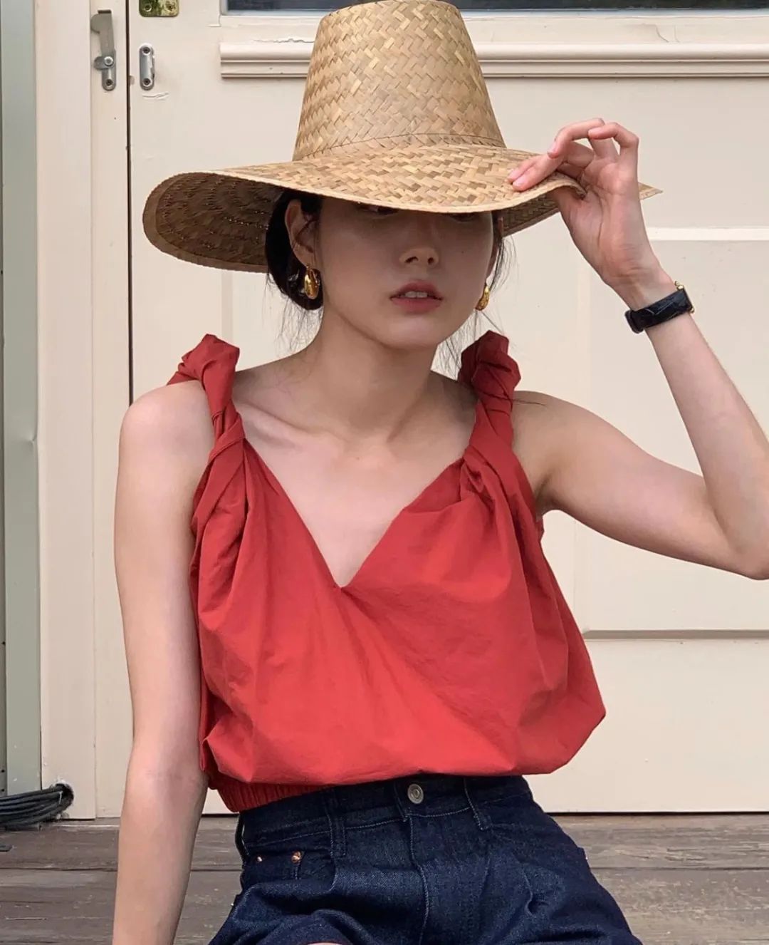 这个夏天一定要穿小吊带,夏天就是要穿上好看的小吊带