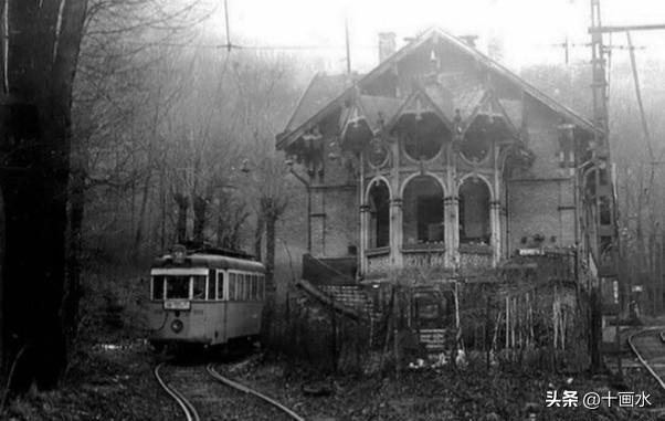 日军罪行照片：攻陷香港后兽性毕露，当场轮番侵犯新婚女明星