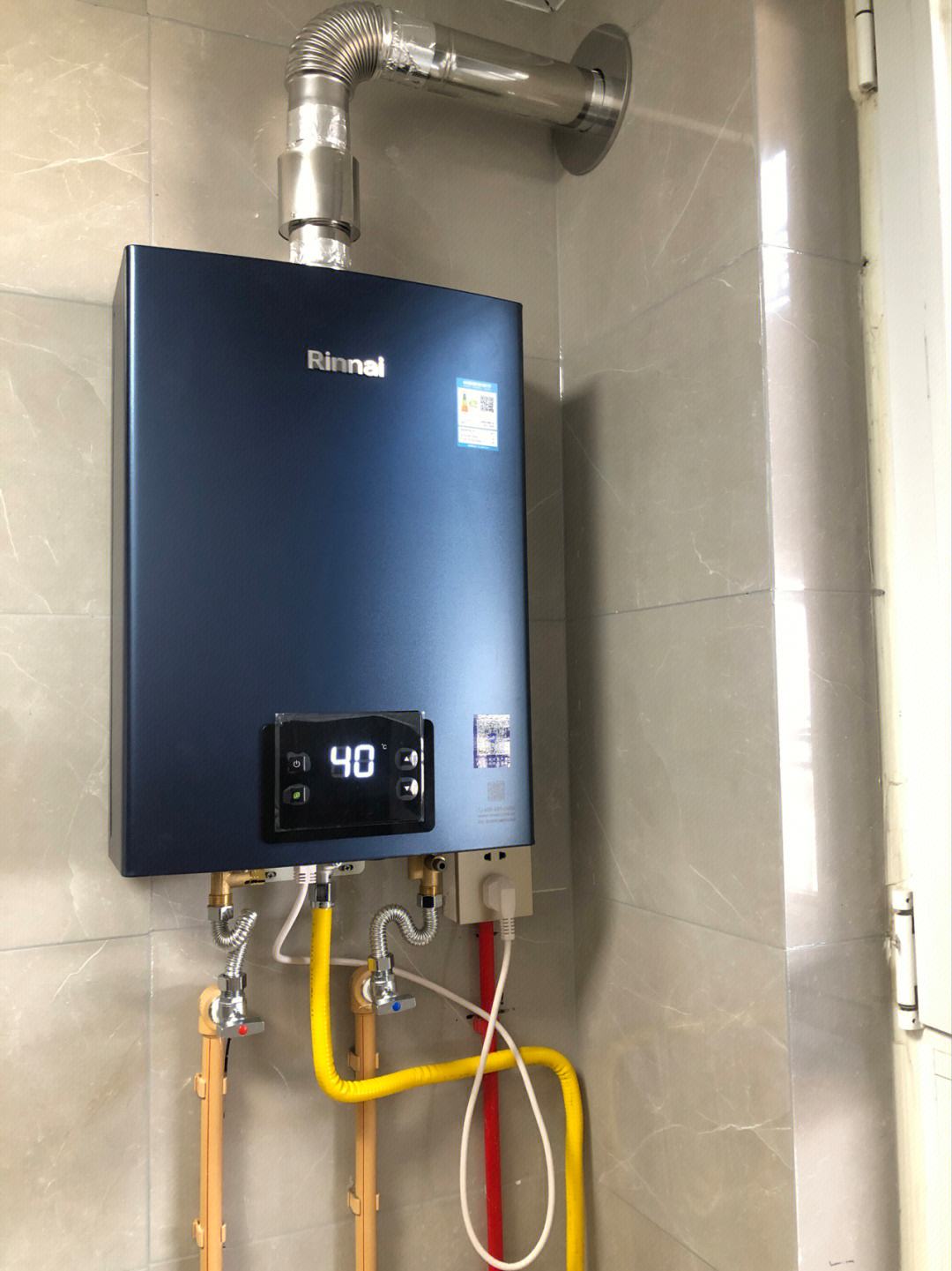 燃气热水器如何挑选性价比最高的,购买燃气灶具热水器时应注意什么