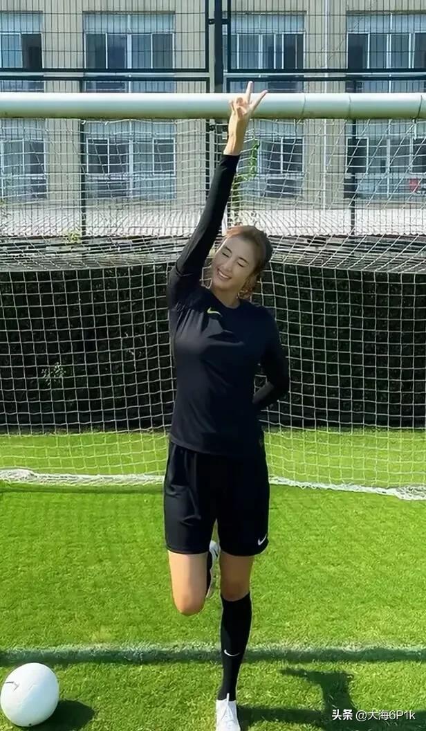 赵丽娜女足足球门将,足球女神赵丽娜抖音
