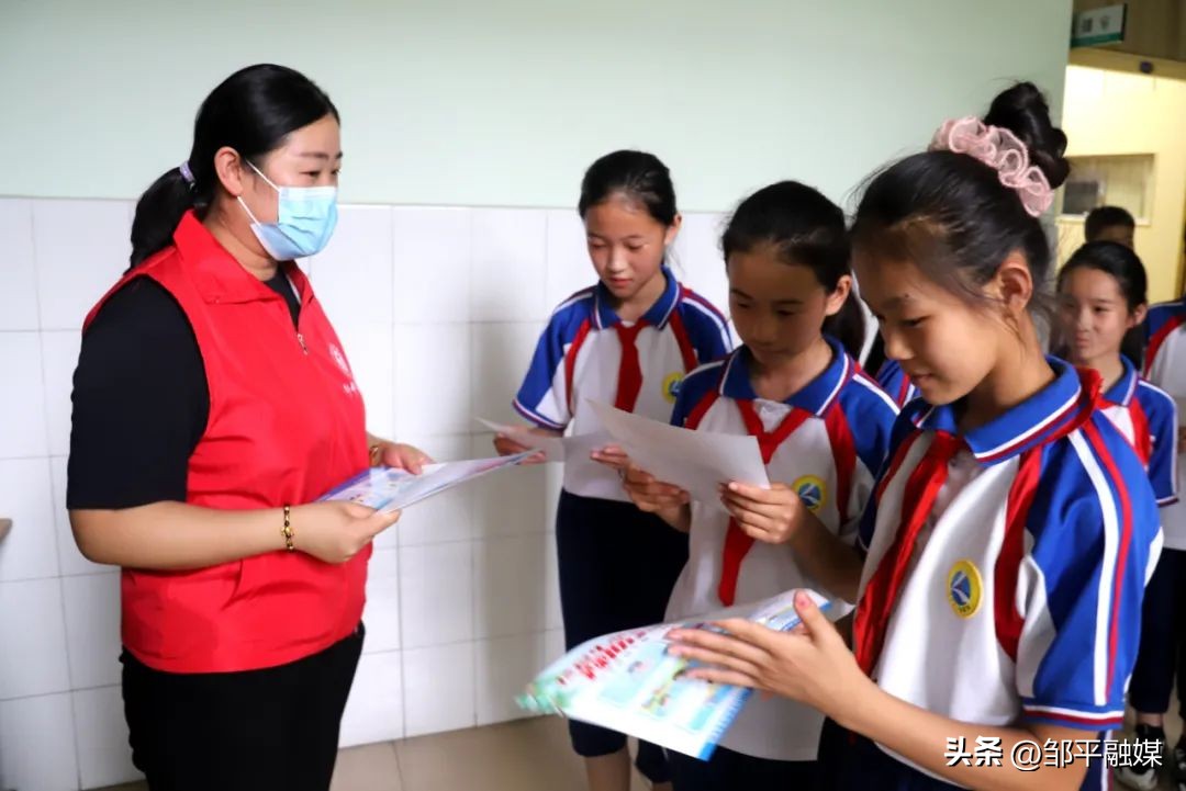 提升基本公共教育服务能力水平,着力提升镇村公共基础设施水平