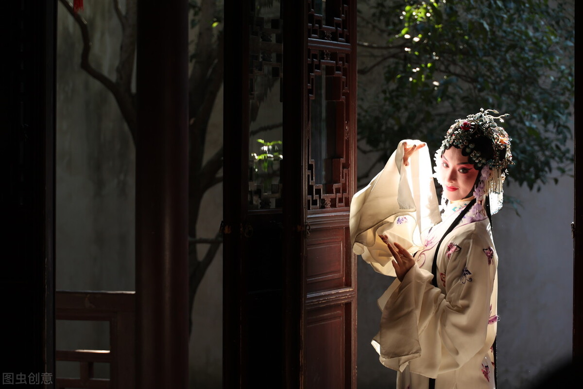 小戎诗经写的是哪里,诗经小戎全文及注解