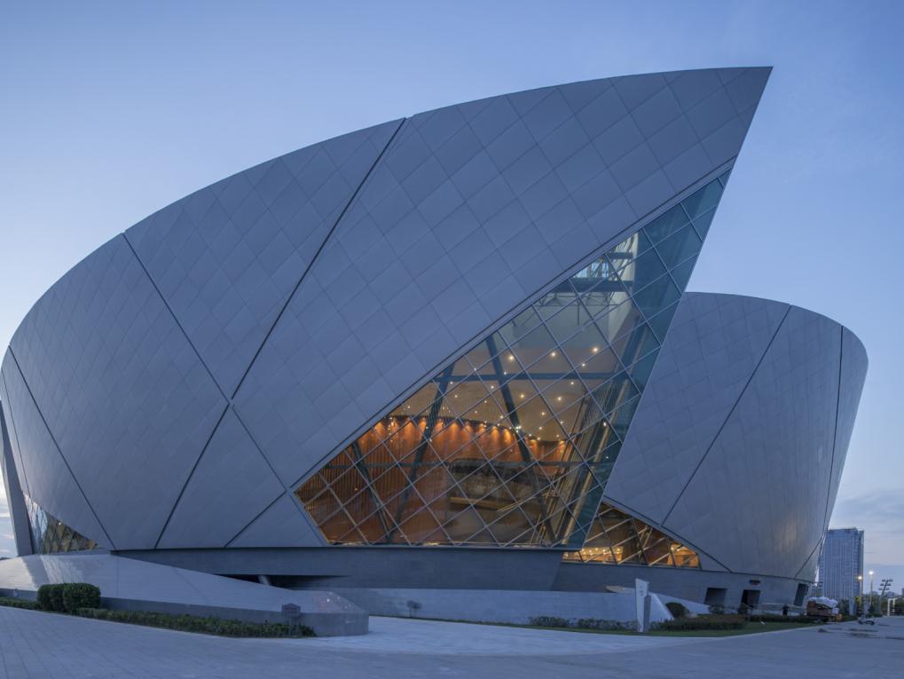 信阳中心体育馆,信阳体育中心