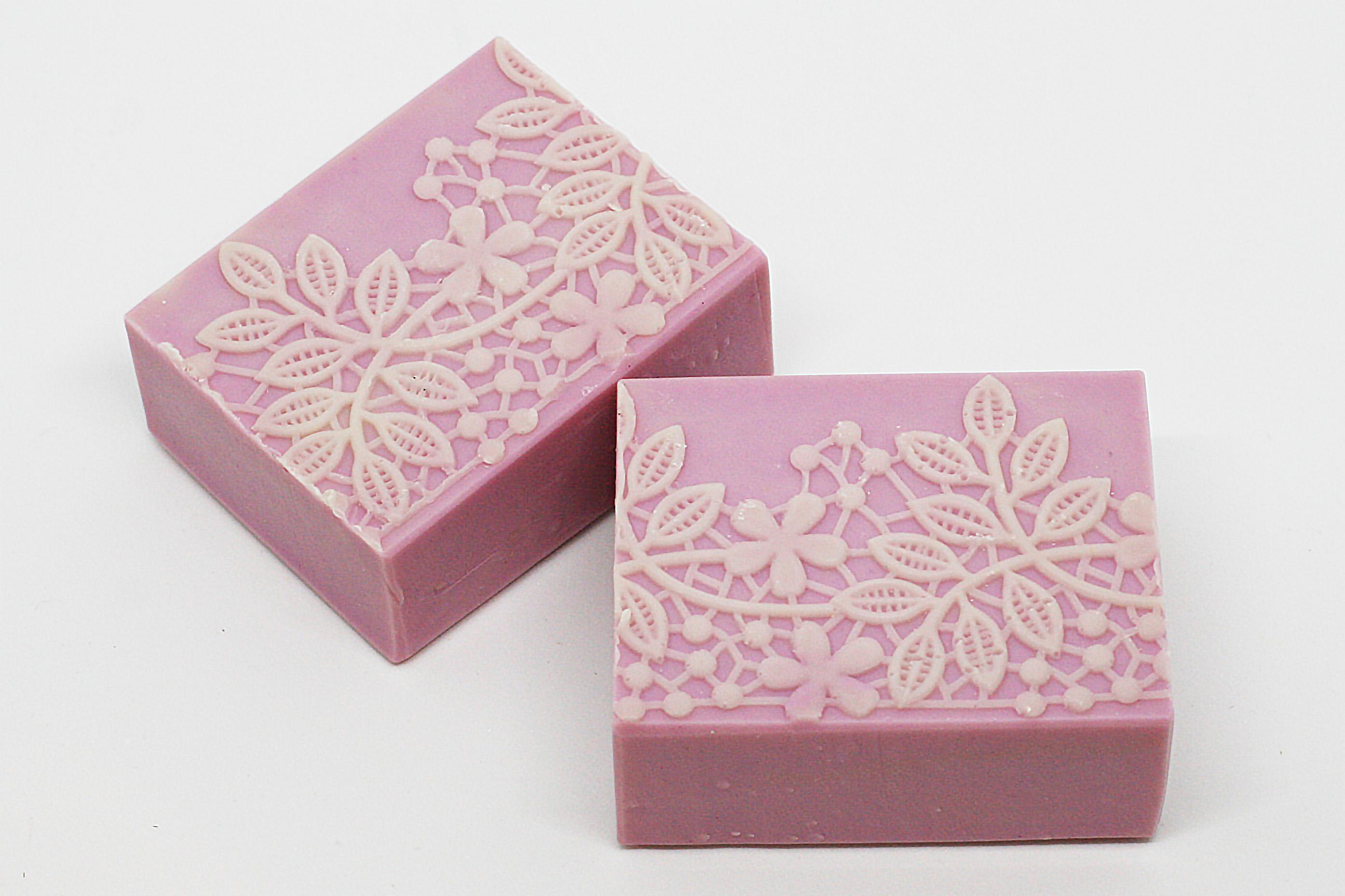 手工皂晾的时候出油,冷制手工皂晾皂过程