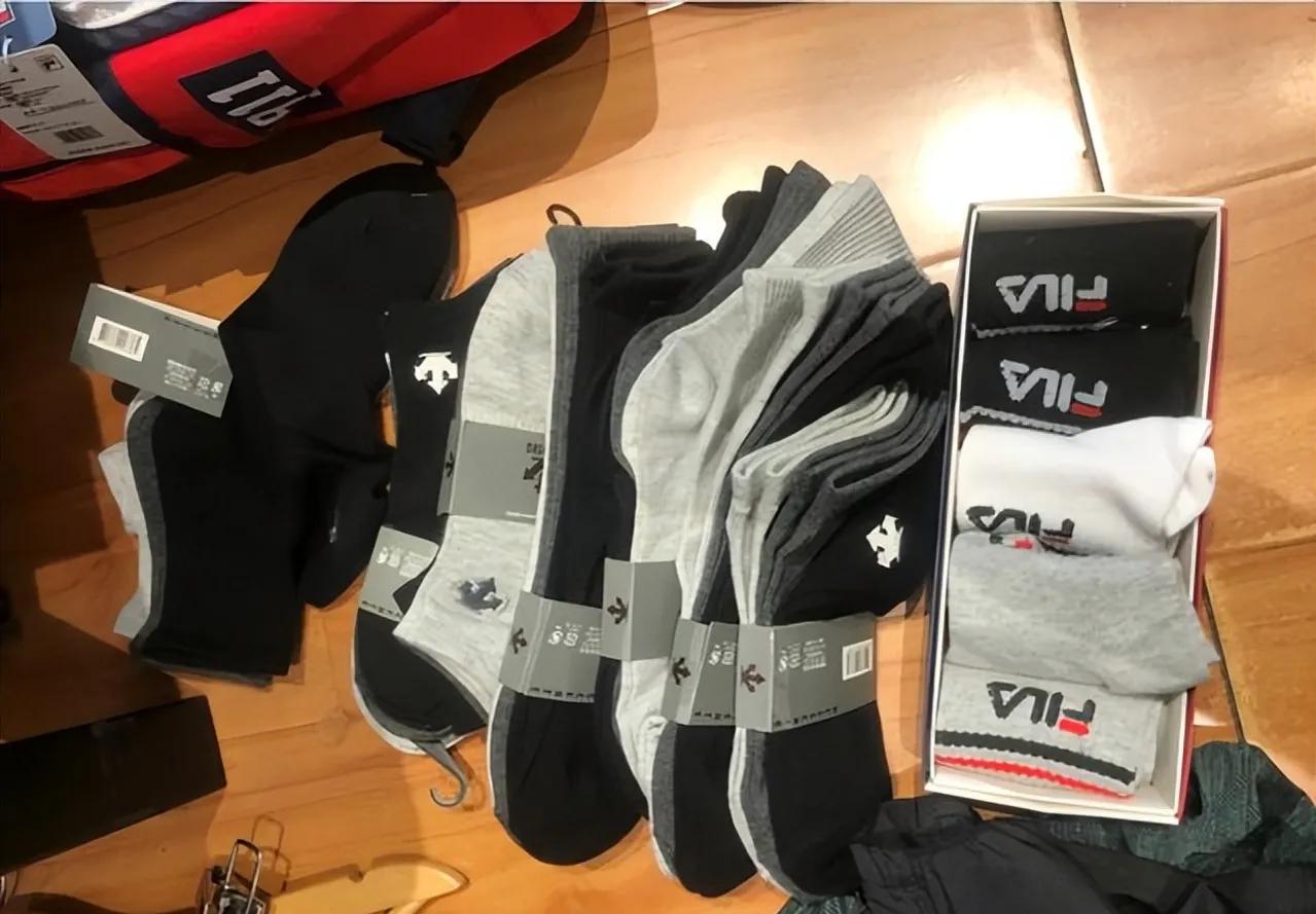 始祖鸟假货被查,始祖鸟买到了假的去哪里鉴定