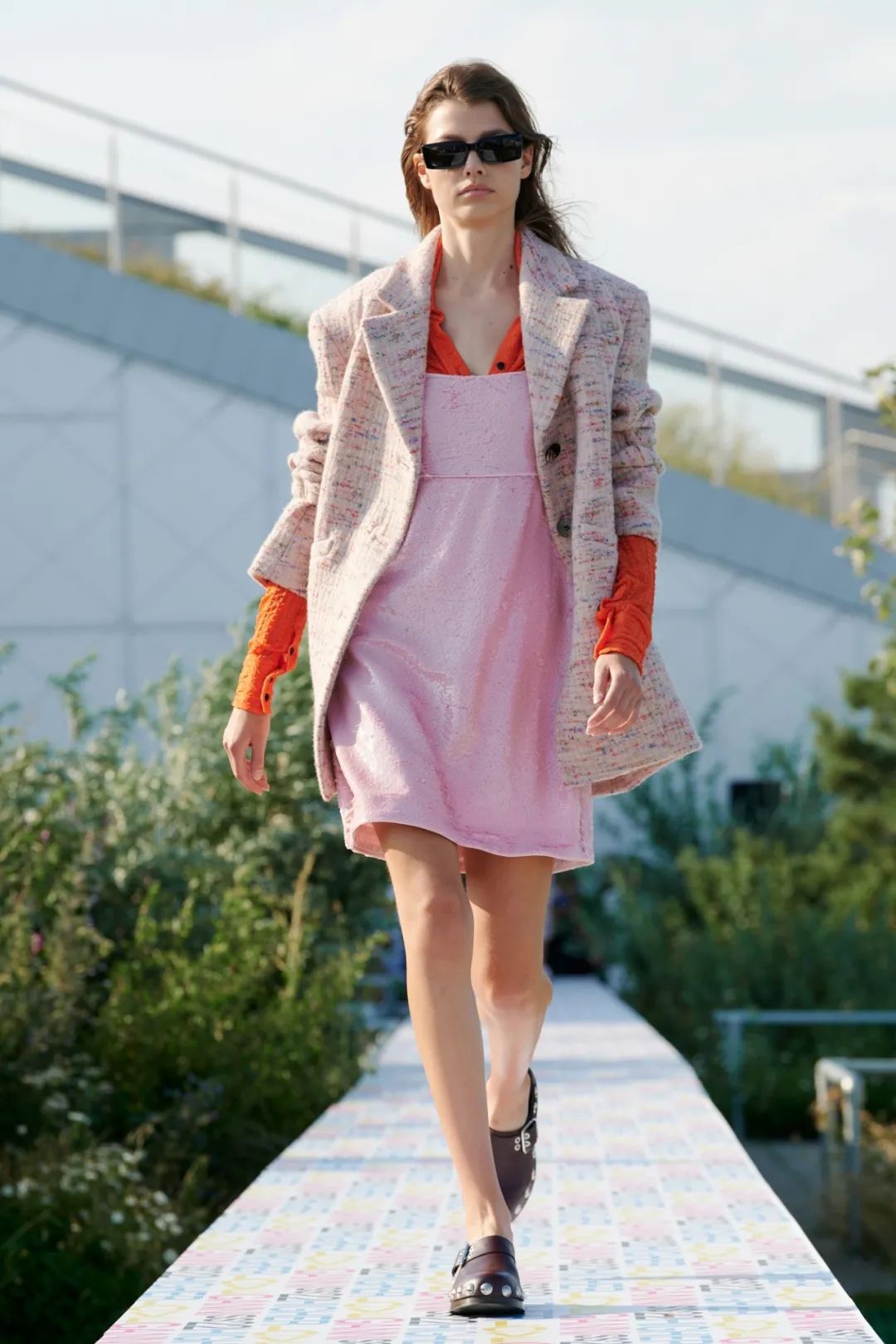 lisa最近同款粉色,lisamv绝美镜头粉色