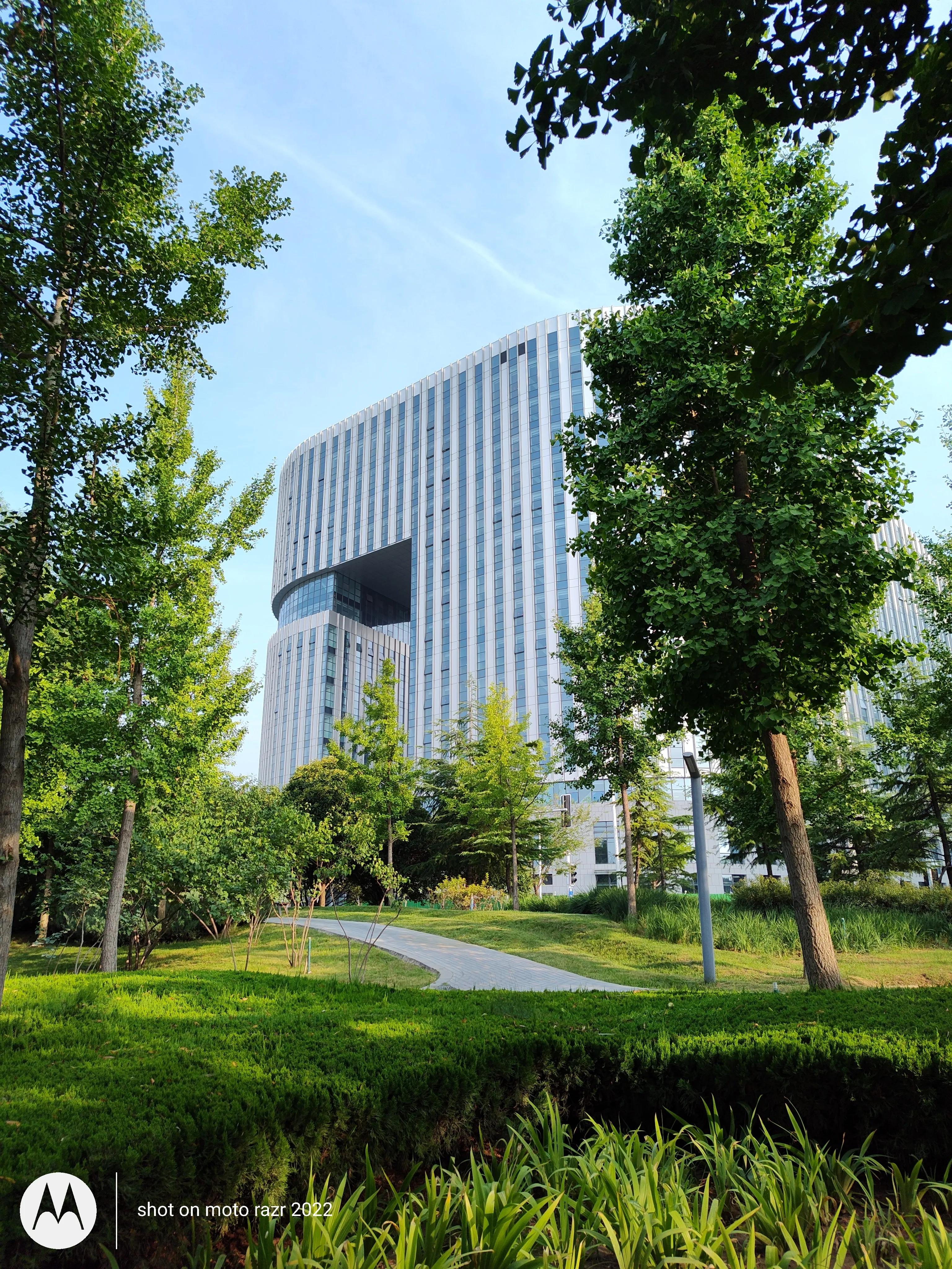 motorazr2022能打游戏吗,motorazr2022款屏幕