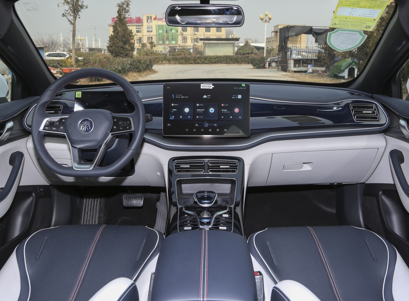 家用轿车建议选紧凑型车，看看这三款，省油，空间大，安全配置多