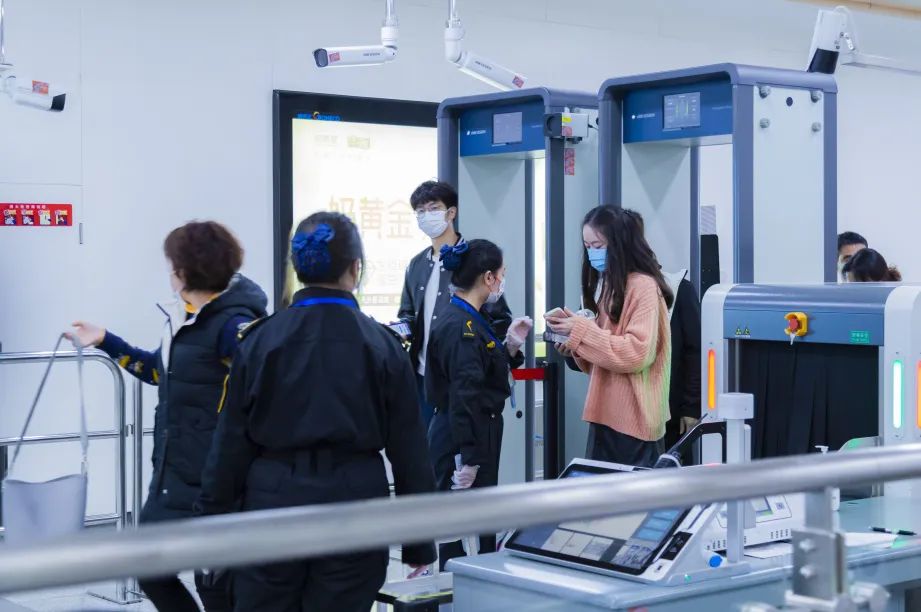 这套阵容，你绝对没见过