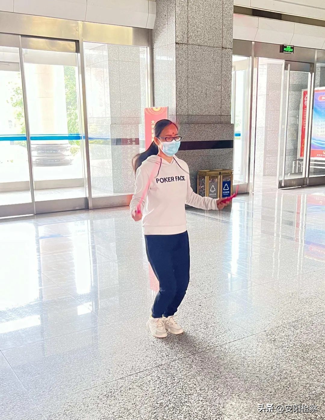 跳出健康舞出美丽,跳出健康舞出快乐和自信