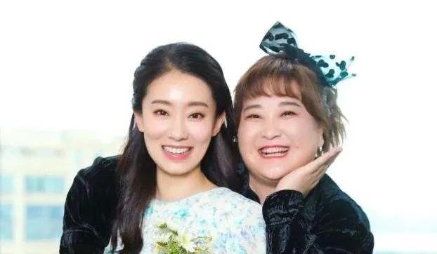 真正的闺蜜陪在你的身边,闺蜜才是你最好的依靠