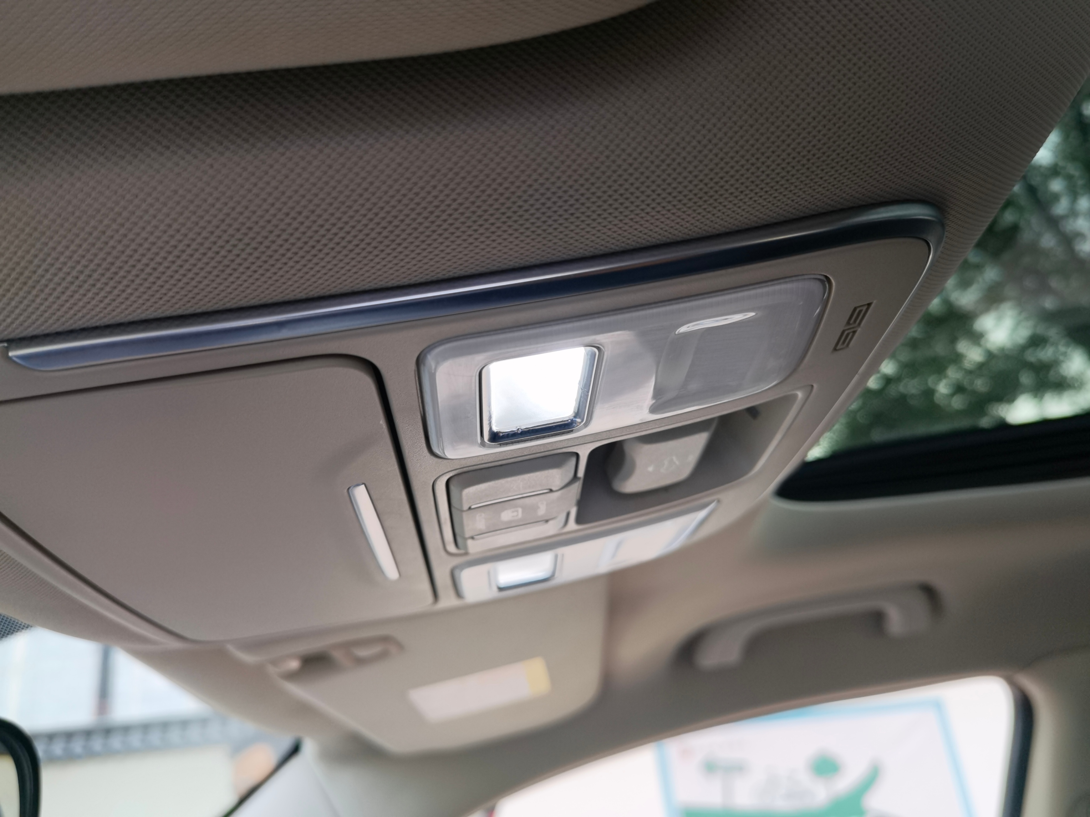 吉利5年多的轿车,5年吉利帝豪跑9万公里值多少钱