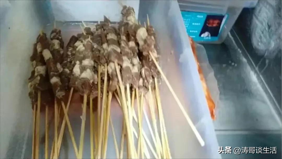 不怪*底卧**下手狠，不怪网友不求情，只怪半天妖烤鱼店妖孽太重！