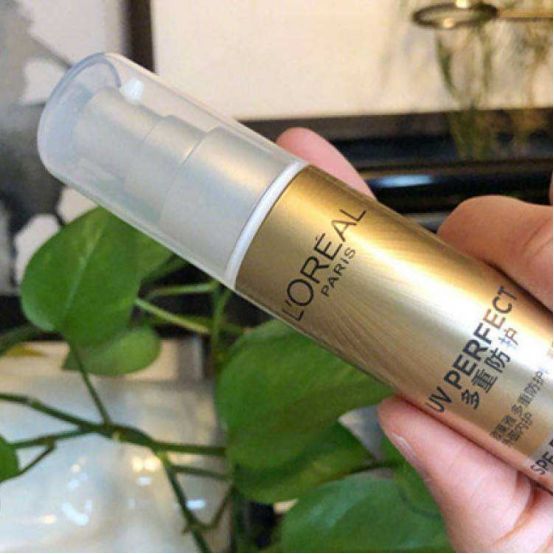 欧莱雅水感轻肌防晒与珀莱雅防晒,薇诺娜防晒跟欧莱雅防晒哪个好使