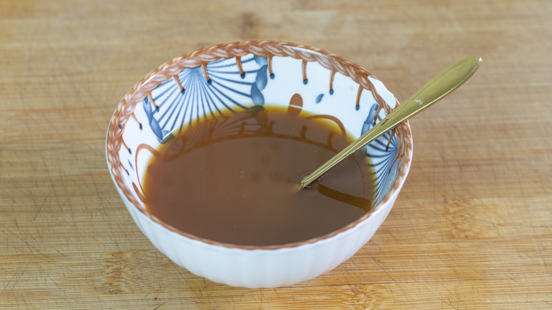 建议女人，多善待自己，少喝奶茶多吃6道菜，脸色红润，精神饱满