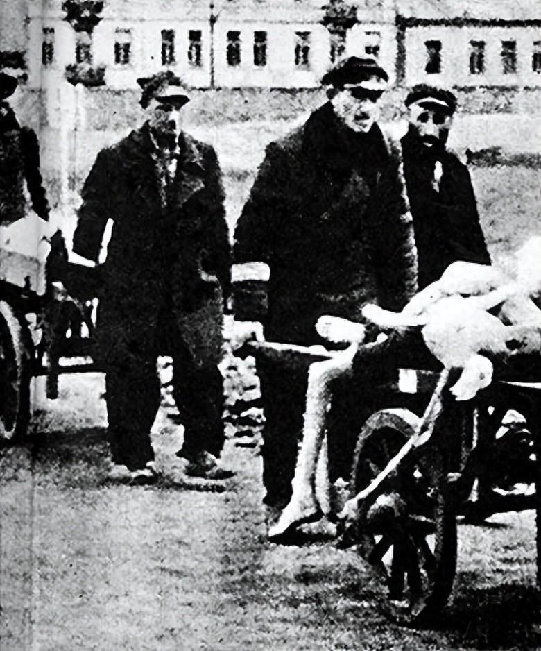 侵华日军暴行实录彩色图片,20张图片揭发日寇暴行