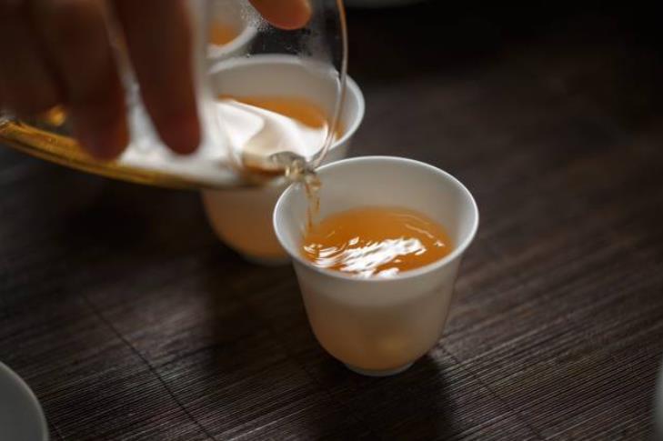 品茶生津润喉回甘,品茶回甘和生津