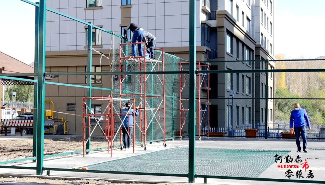 打篮球踢足球玩得不亦乐乎,打篮球新去处