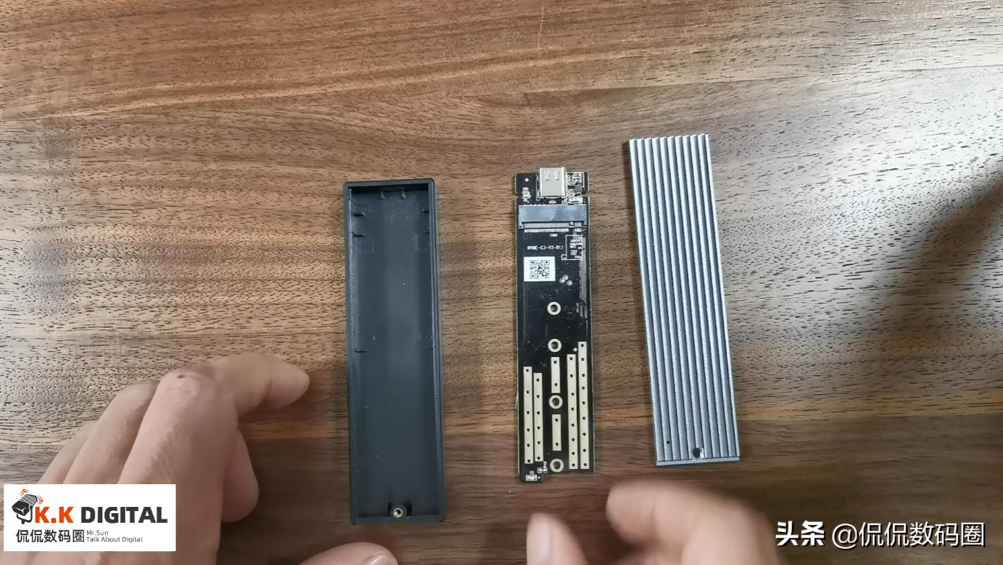 百元以下固态硬盘推荐,固态硬盘盒和成品固态哪个好