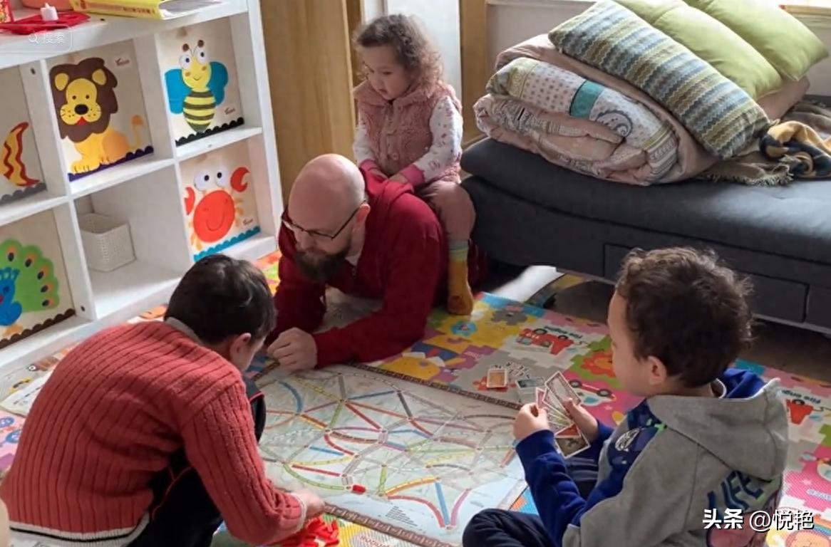 美国小伙娶中国女孩生男孩子,美国小伙娶中国老婆生孩子