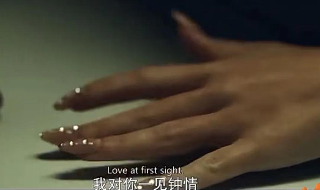 有哪些氛围感十足的美甲款式,亢奋欧美风美甲