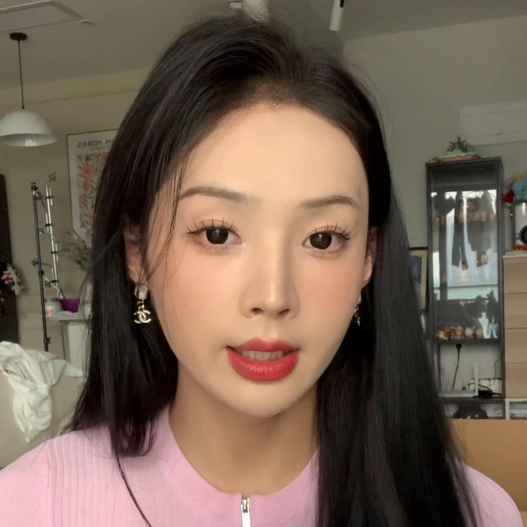 女人开箱快递,女生没有拆快递