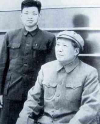 李银桥转业后，在天津待遇不好，毛主席发话：你们这是瞎搞