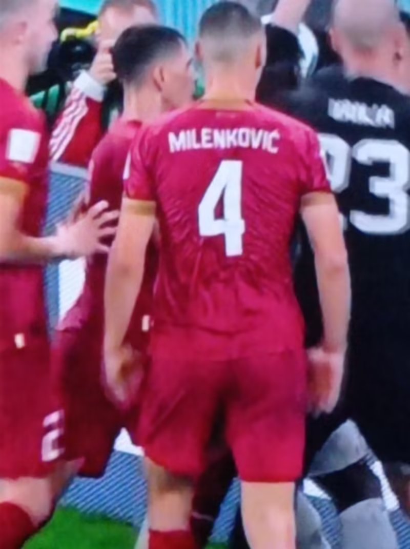 16场黄牌四张红牌的一场比赛,4张红牌16张黄牌哪场比赛