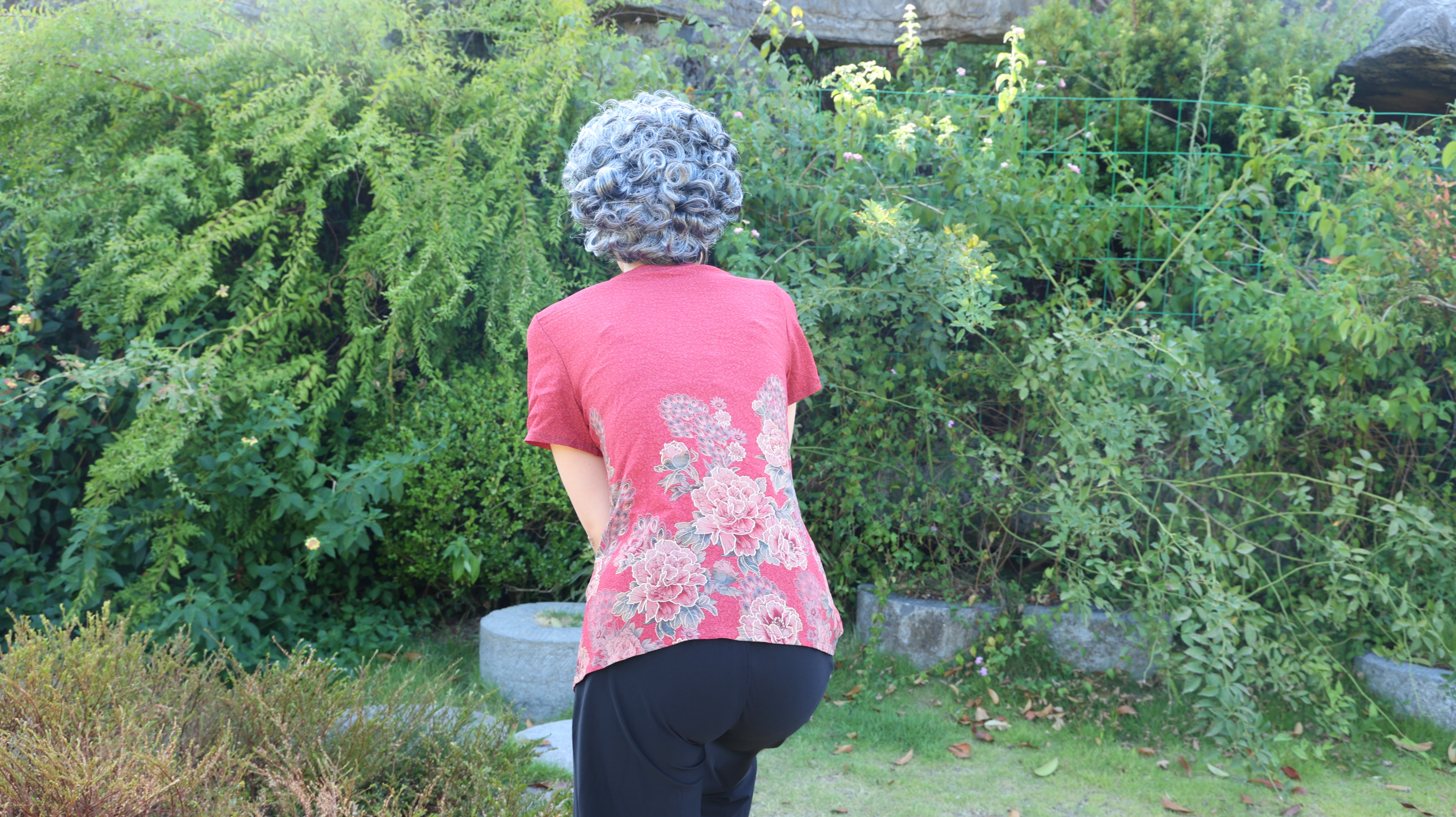 孩子跟奶奶一起睡三天两头总生病,孩子和奶奶睡老是生病