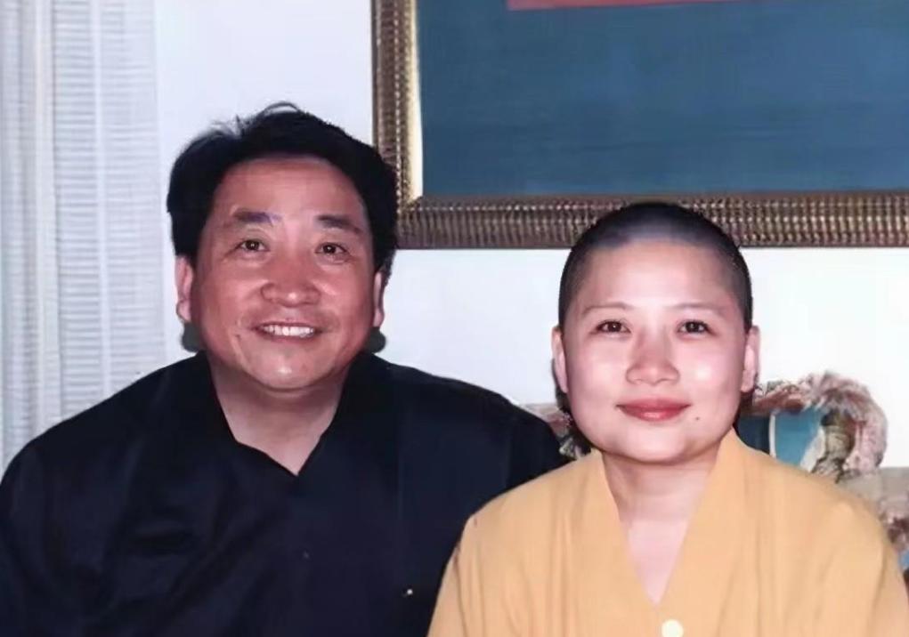 李娜出家后第一次演唱的歌,一代歌后李娜为何选择出家