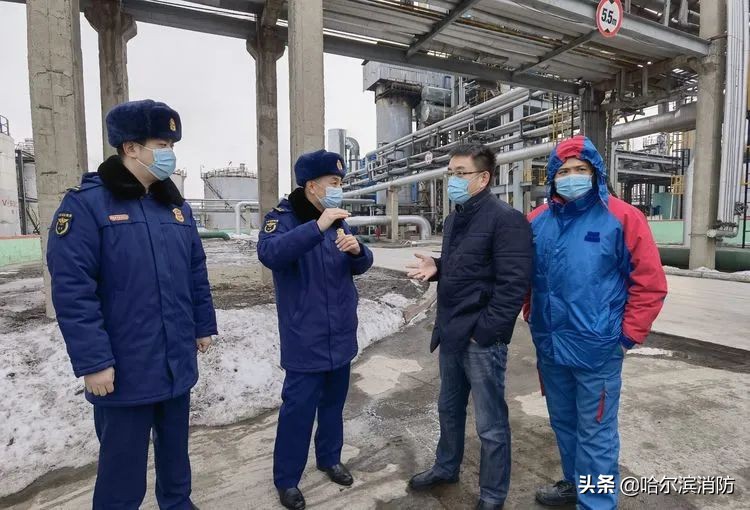 消防大队深入化工厂检查,石油化工特勤中队