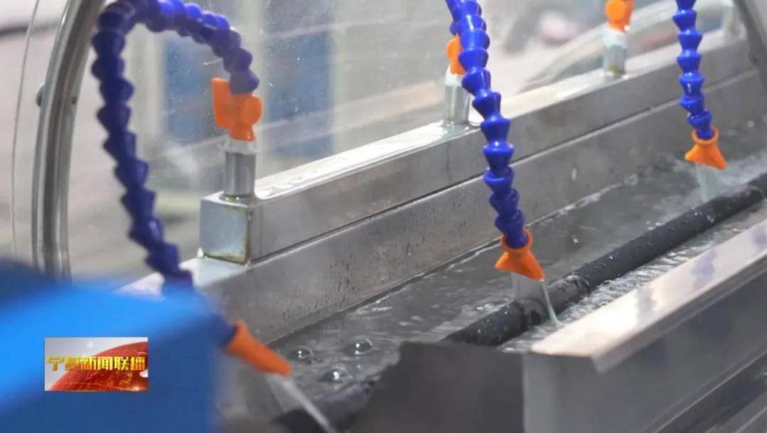 世界杯草坪建设过程,世界杯草坪是由哪个国家建造