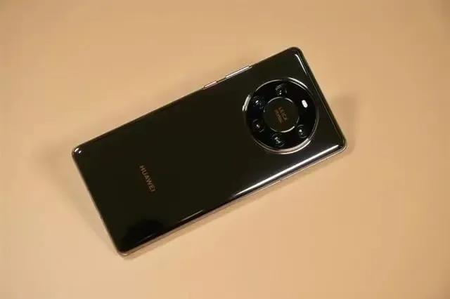 华为1500-2000左右手机哪个最好,华为mate40和40pro哪款手机好