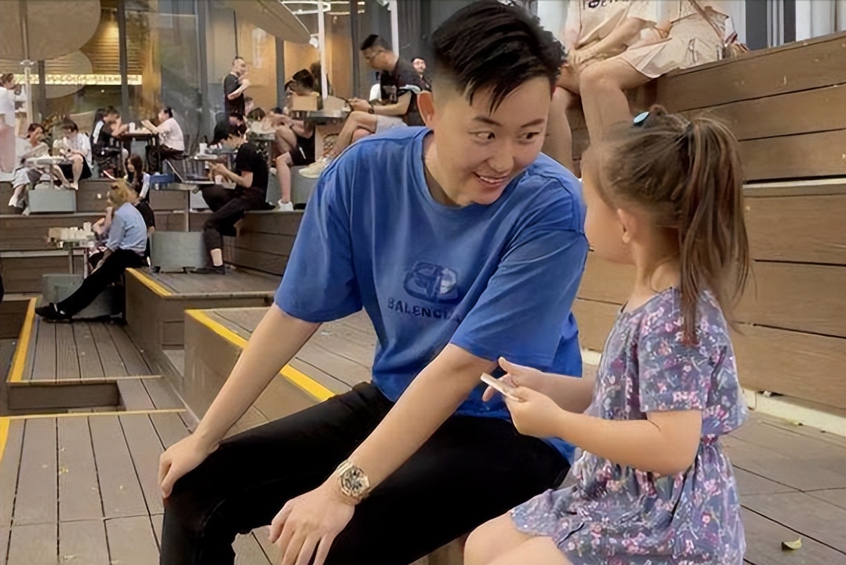 吉林女孩花50万买外国精子，生下混血宝宝，后来怎样？