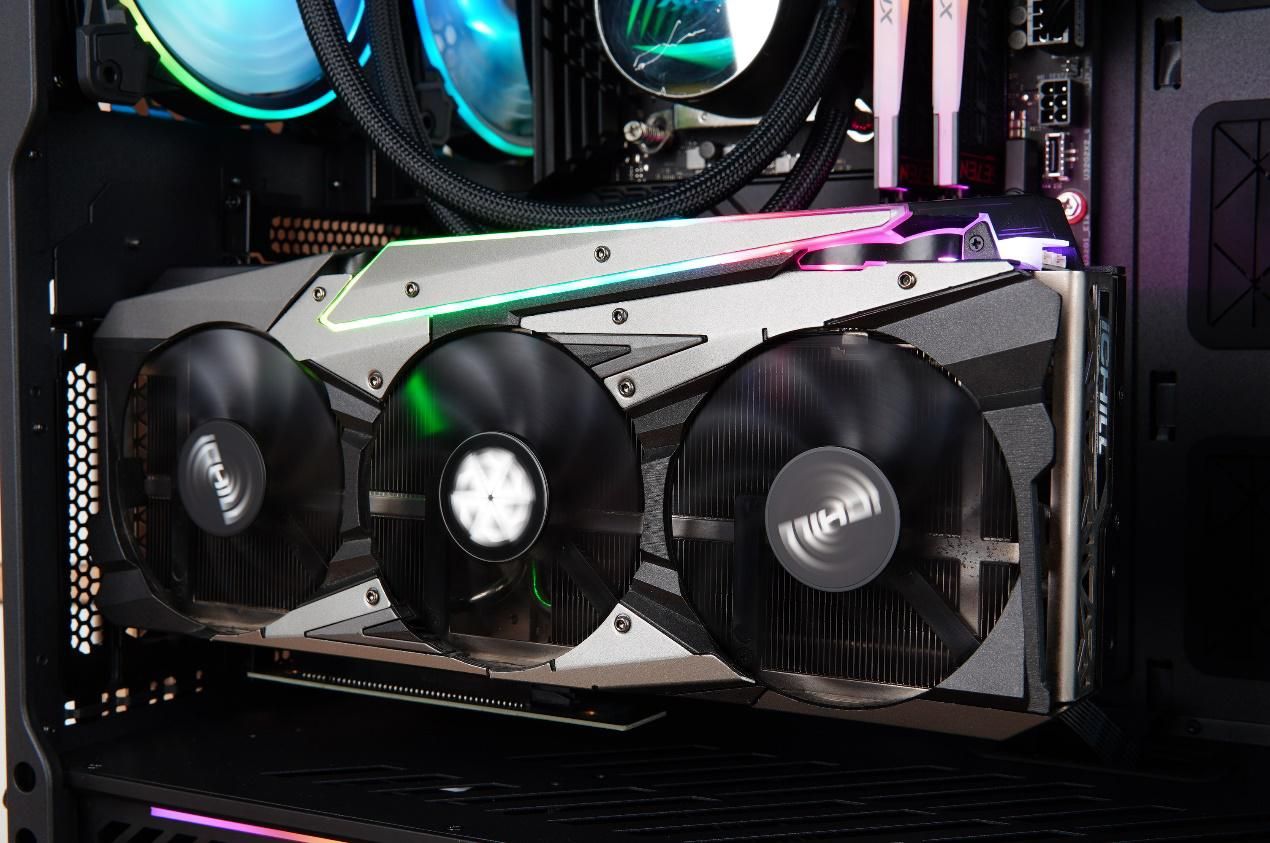 可以装多个硬盘的主机箱,带可插拔硬盘盒的主机