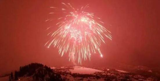 世界上最大的烟花燃放视频素材,世界上最大的烟花清晰版