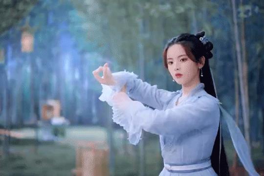 杨超越新剧重紫有多少集,杨超越新剧首发网友吐槽造型雷人