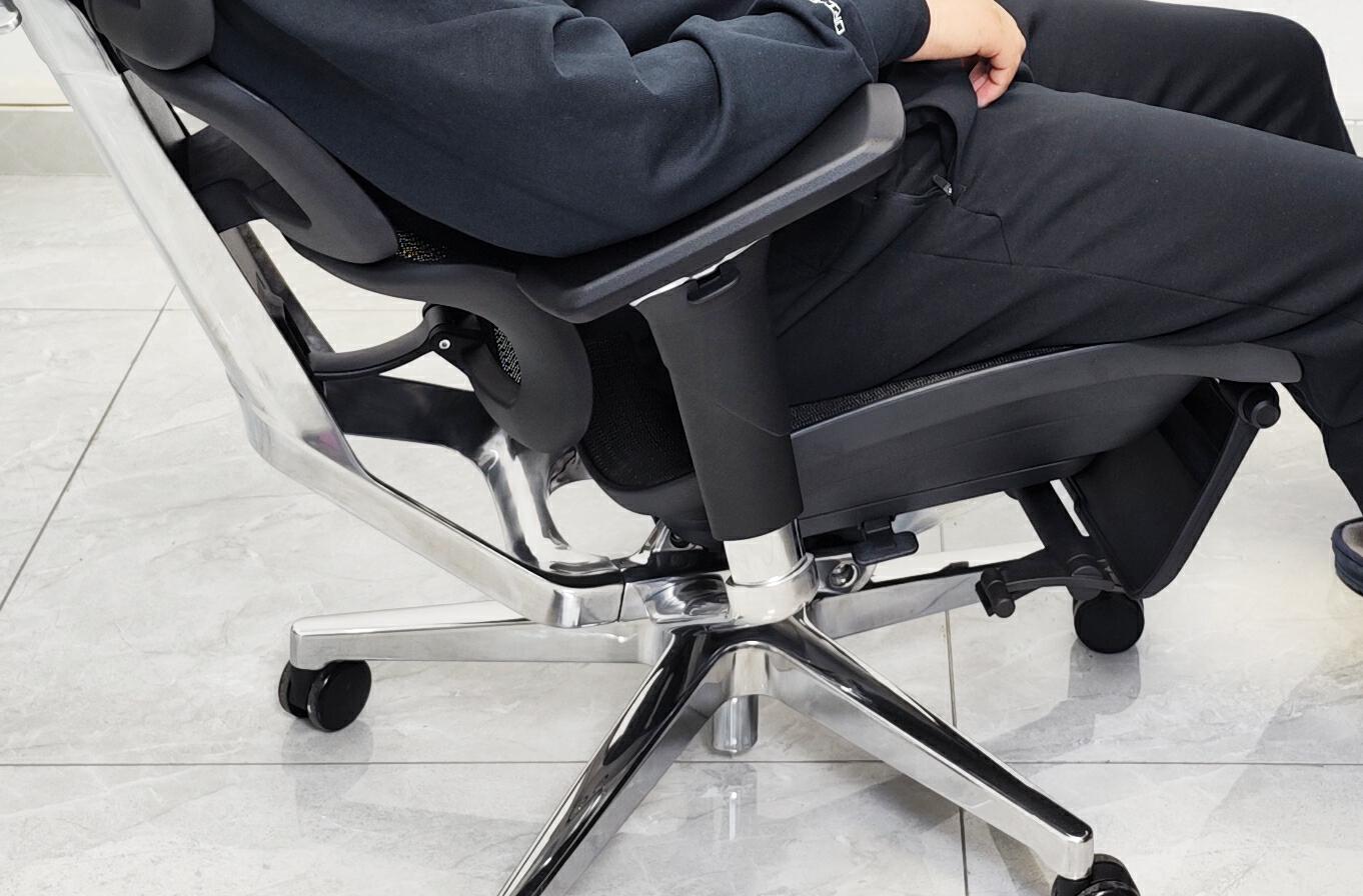 椅子推荐人体工学椅测评,适合上班族的护腰椅