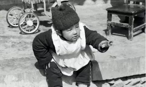 中国第一个试管婴儿多少岁啦,中国第一例试管婴儿在哪成功的