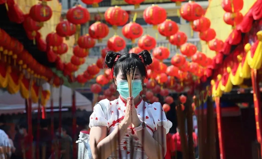 泰国四面神旅游,游客被宰跟团游