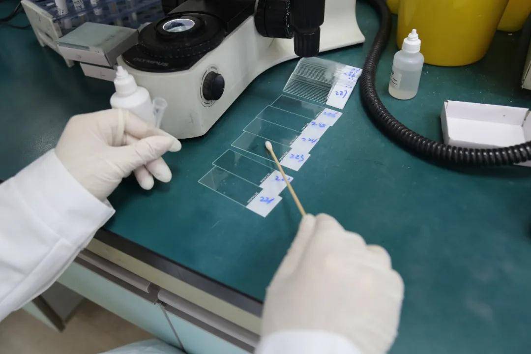 裤子脱了张开腿！盘点那些医院里的女性检查，一个比一个让人尴尬