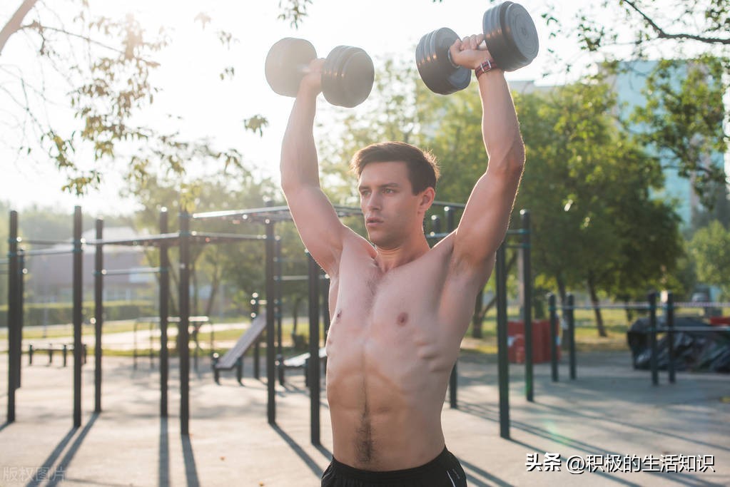 最实用的哑铃训练25个动作及详解,哑铃训练动作练手臂正确姿势