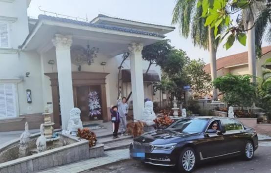 来内地养老的七位港星：农村盖大别墅，免费坐公交，生活很滋润